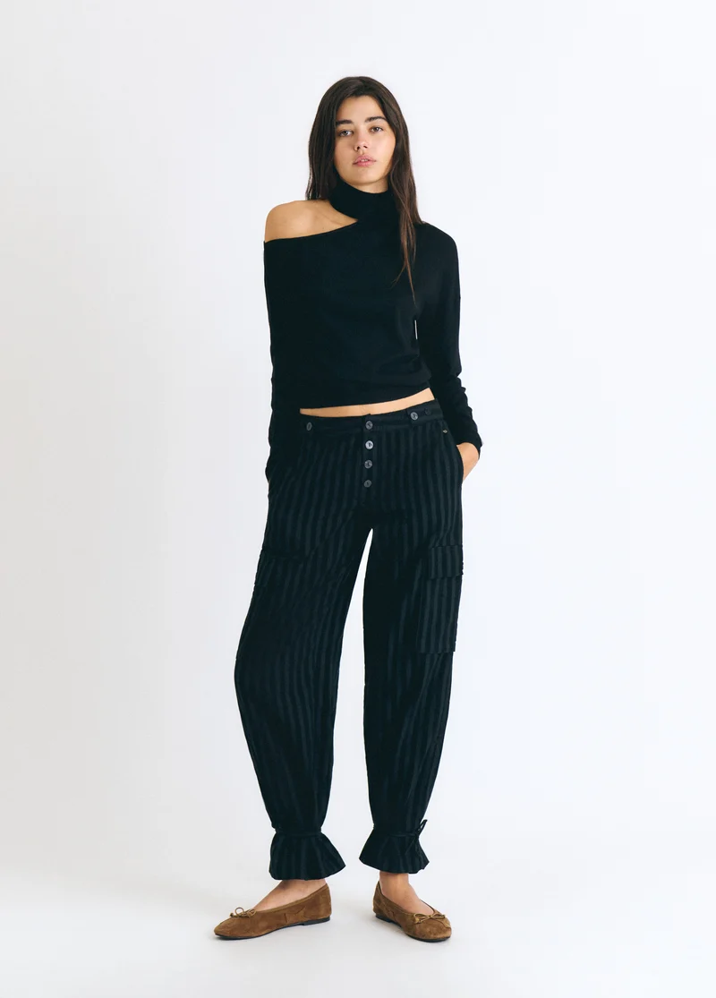 High-neck sweater with opening