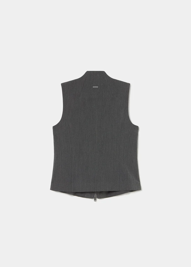 Top with zipper detail