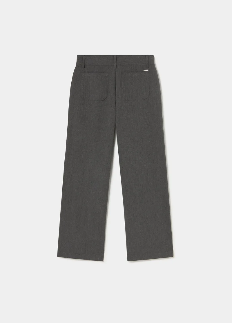 Trousers with zip detail