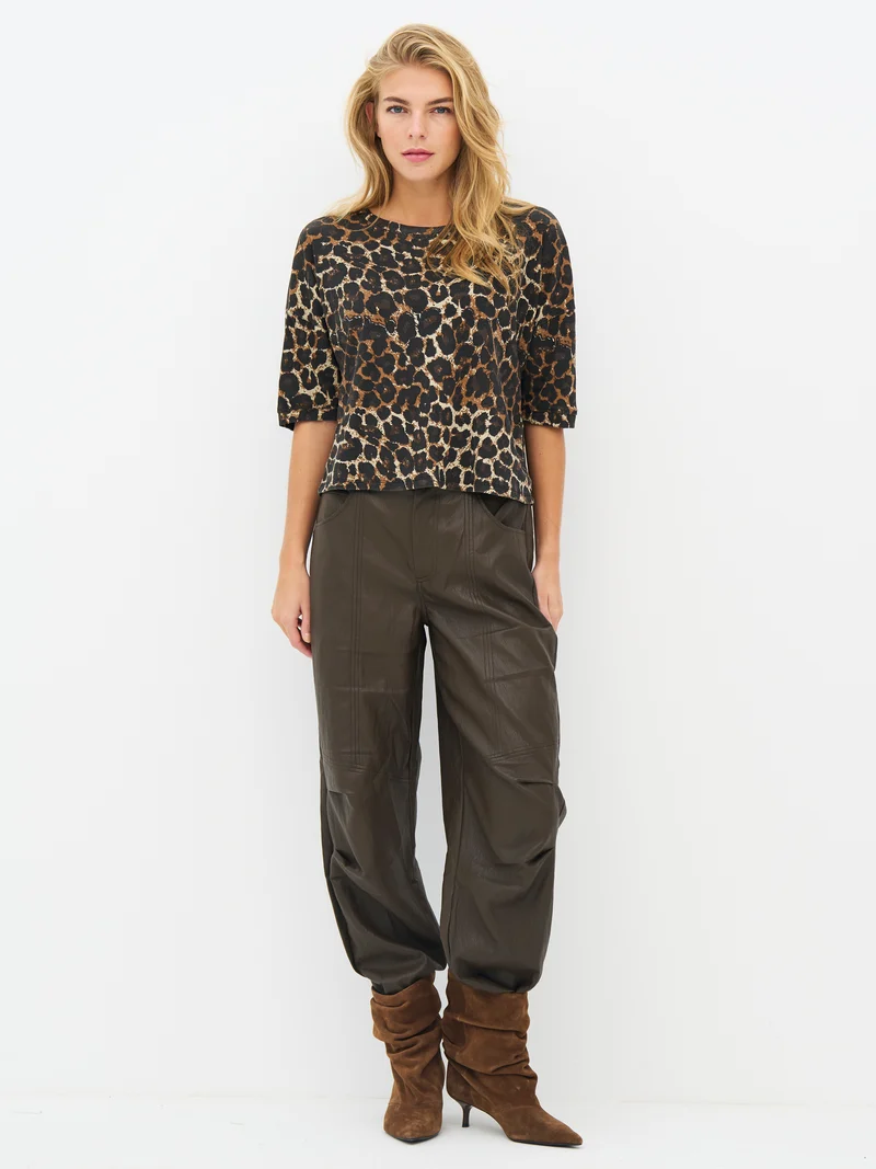 ENOLA T-Shirt - Caramel Leo