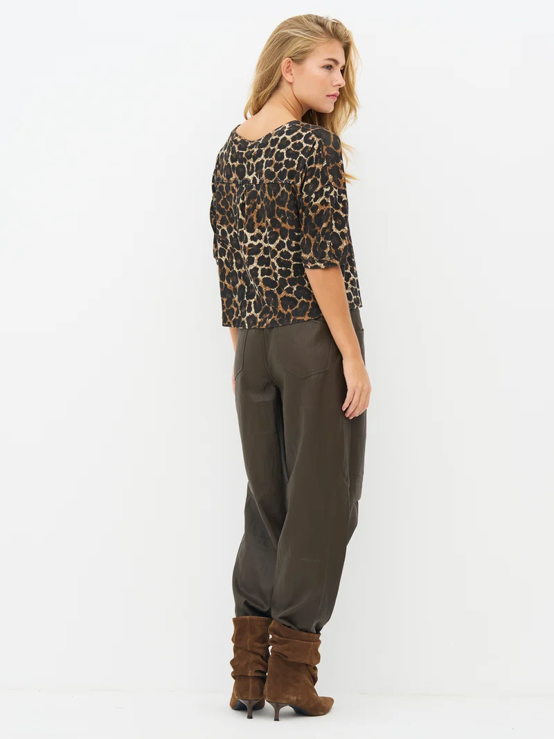 ENOLA T-Shirt - Caramel Leo