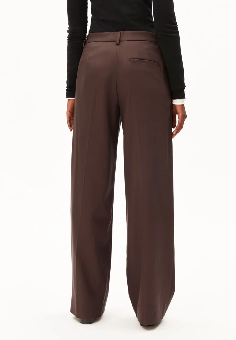 LEANDRAA HOSE | claystone