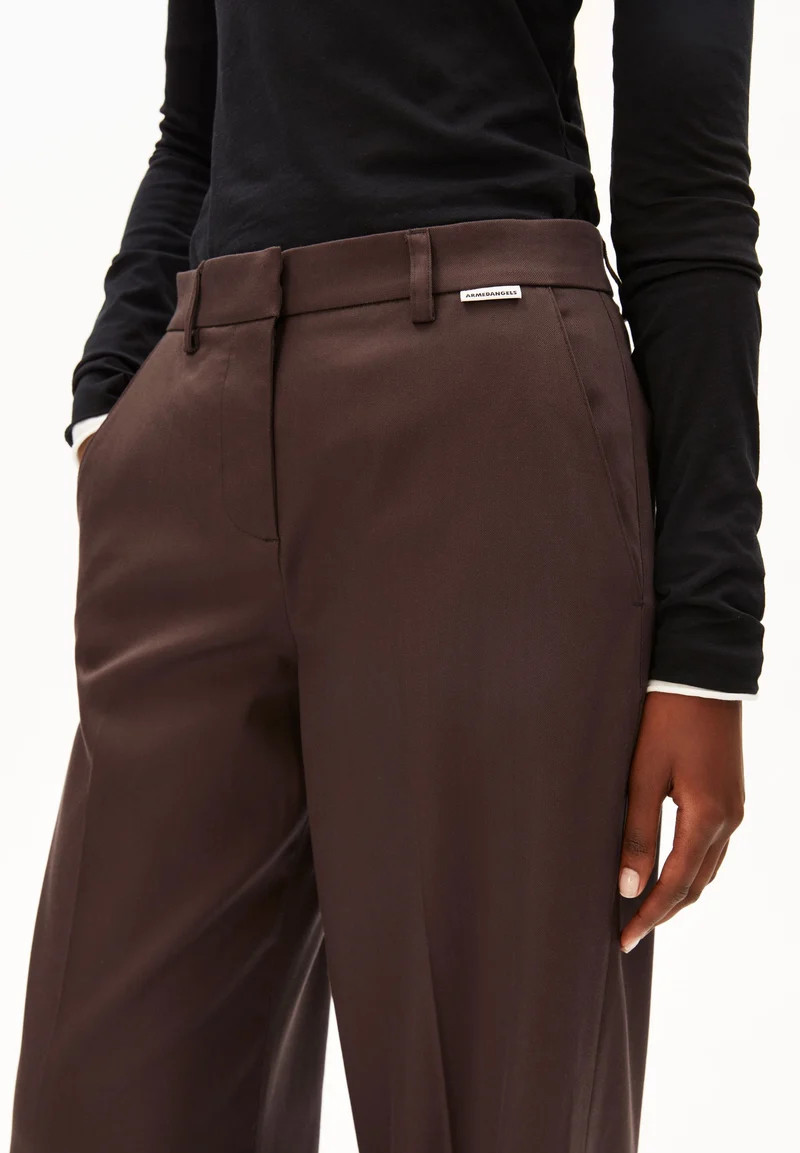 LEANDRAA HOSE | claystone