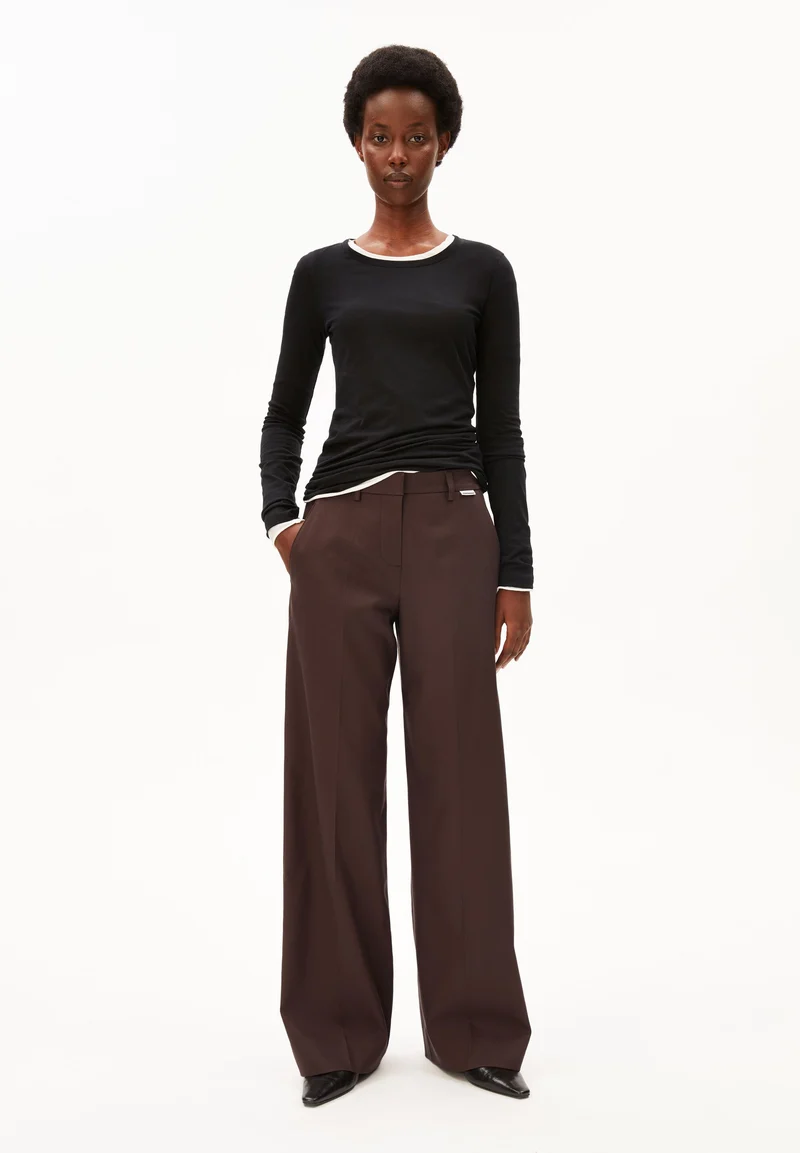 LEANDRAA HOSE | claystone