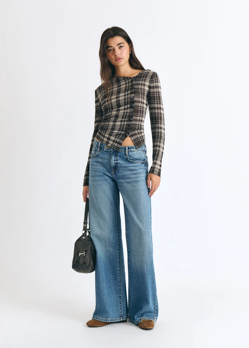 Basic mid-rise jeans