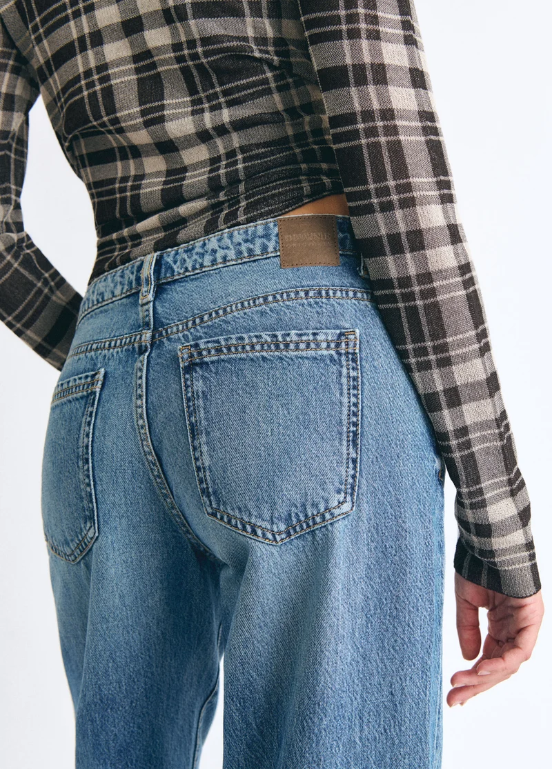 Basic mid-rise jeans