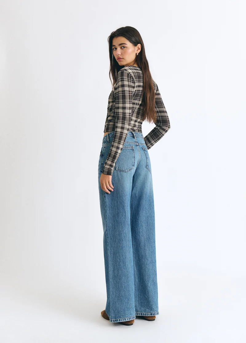 Basic mid-rise jeans