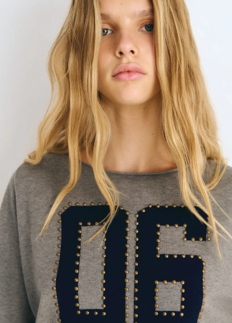Open-neck number jersey