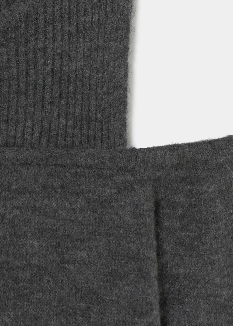 Jumper with cutout shoulders