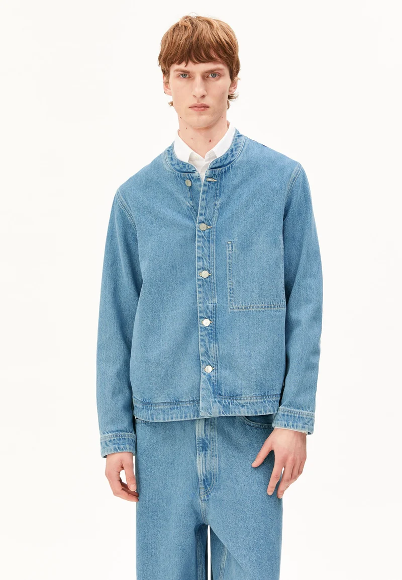 KRAGENLOSE JEANSJACKE | aero