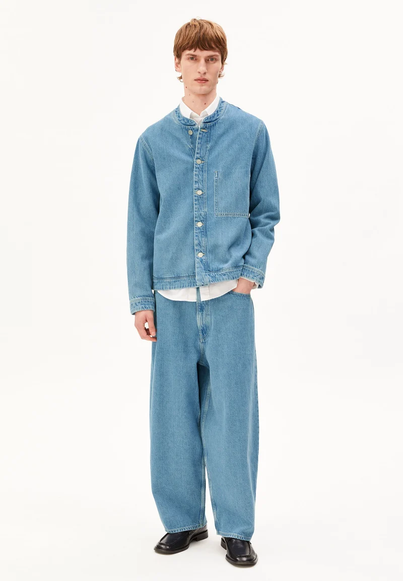 KRAGENLOSE JEANSJACKE | aero