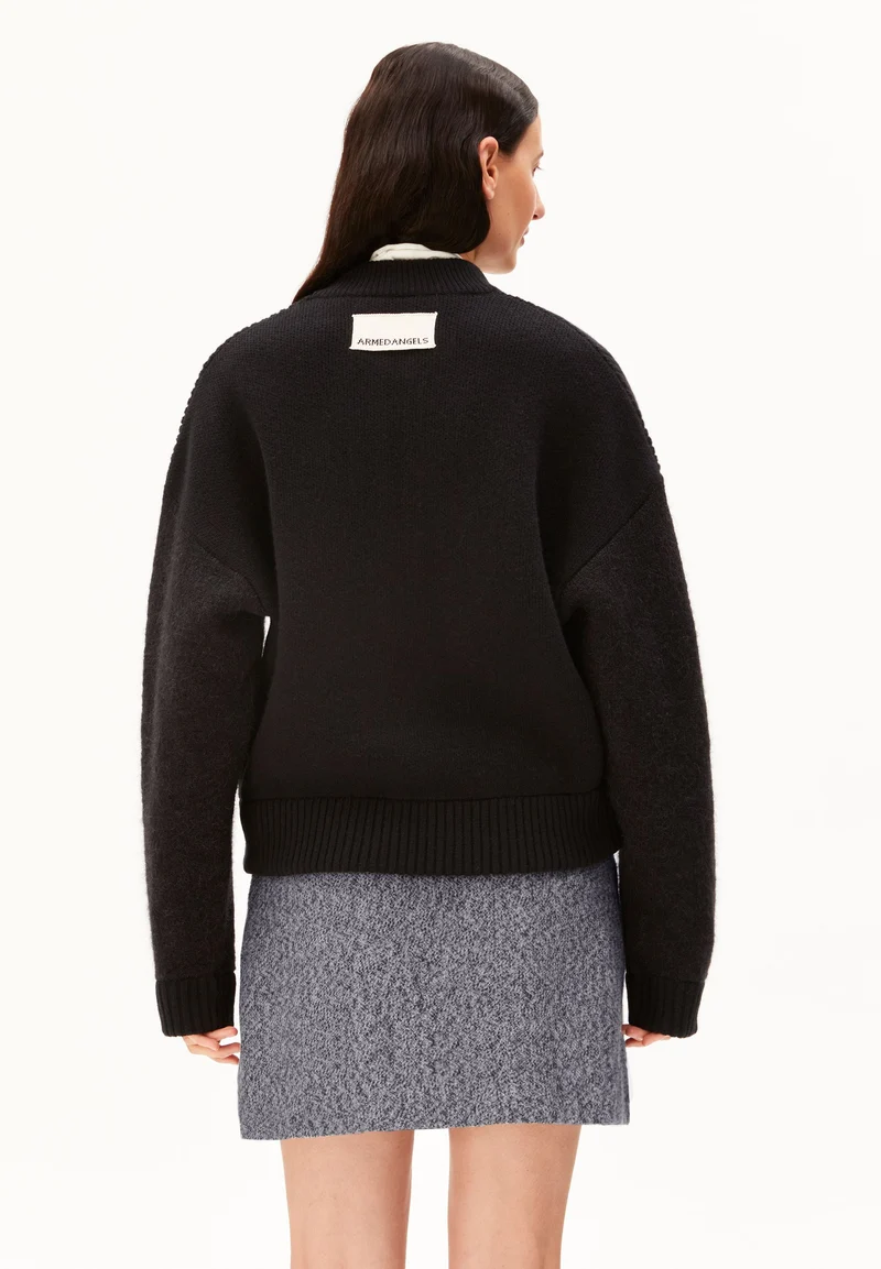 ALPAKA-MIX STRICKJACKE | black