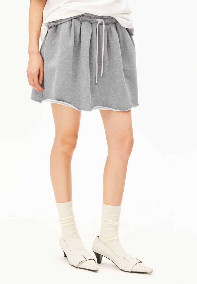 ICONIC Å OPEN EDGE SWEAT-ROCK