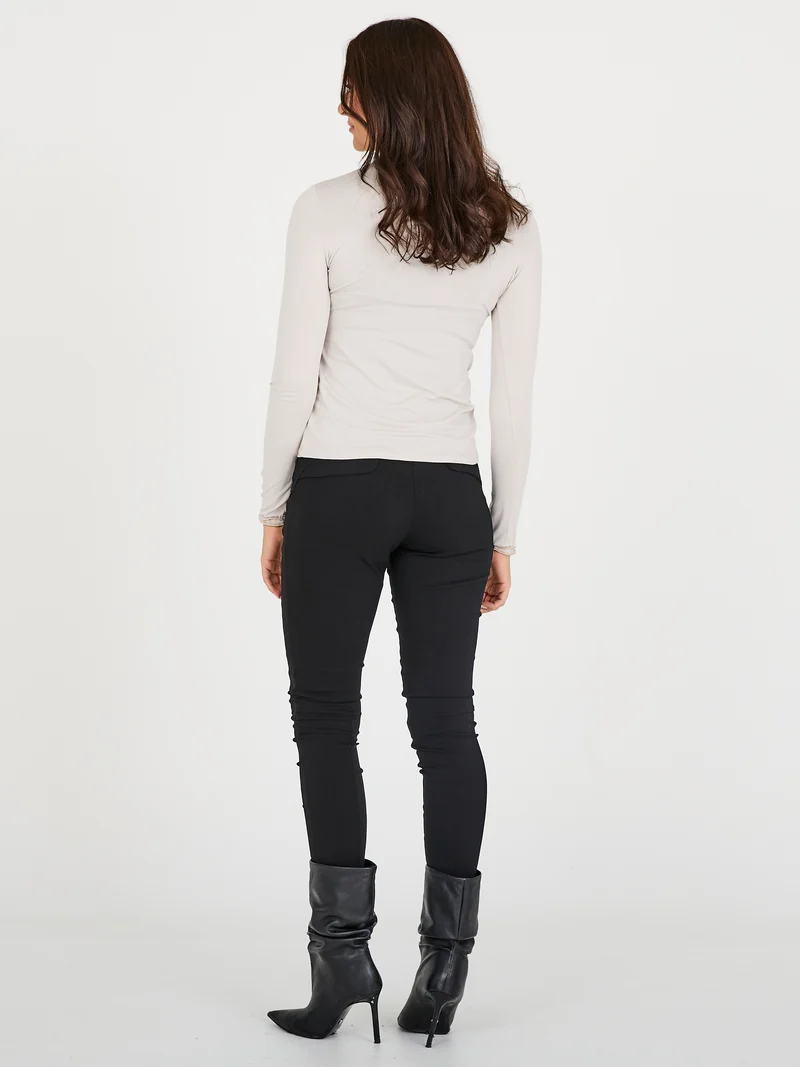 ADELE Rollkragen T-Shirt - Bone