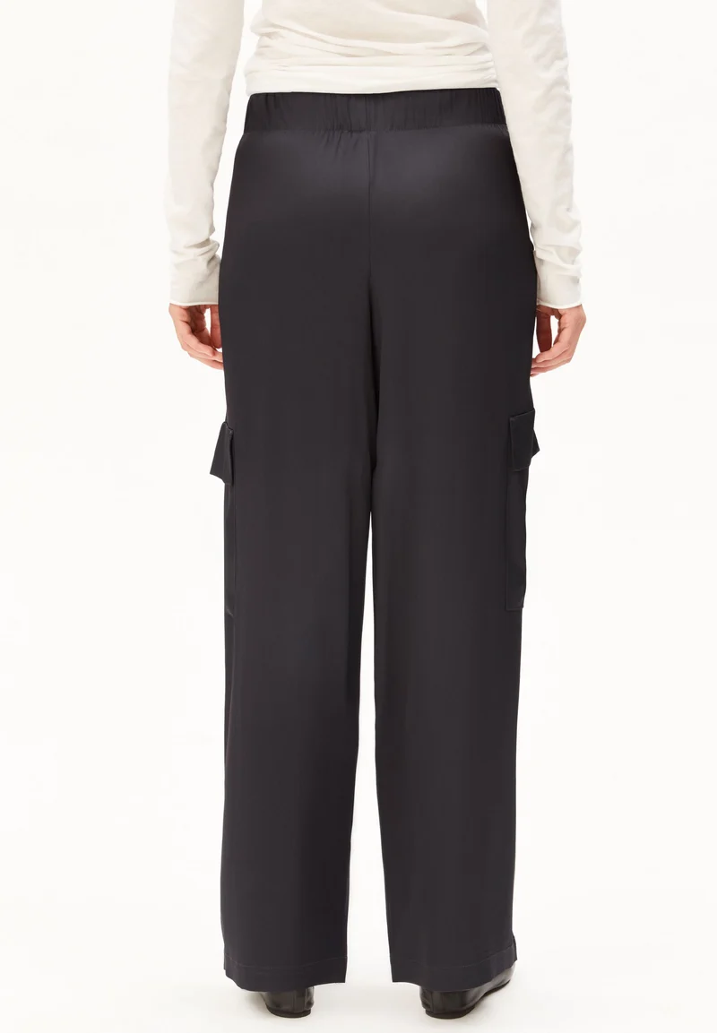 SATIN PULL-ON WIDE CARGO-HOSE | dark steel