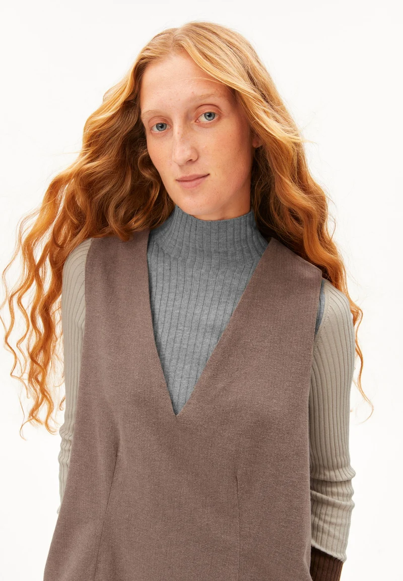 PINAAFO HERRINGBONE KLEID | claystone-soft nougat