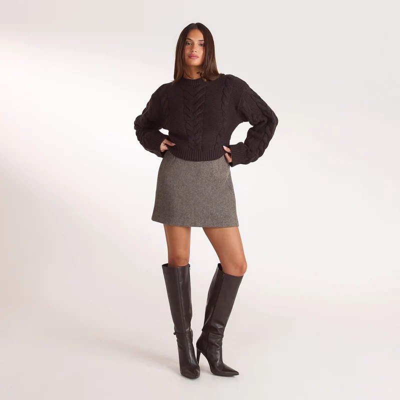 Kurzer Zopfstrickpullover - Dunkle Schokolade