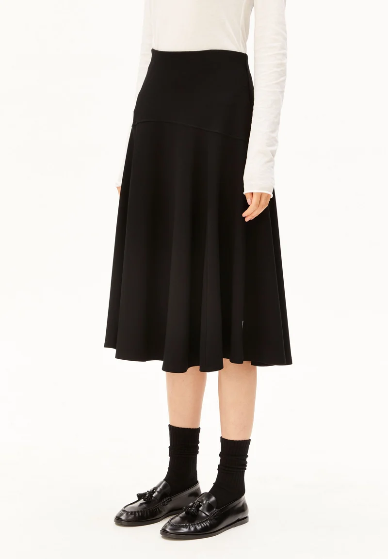 PUNTO FLARED MIDI-ROCK | black