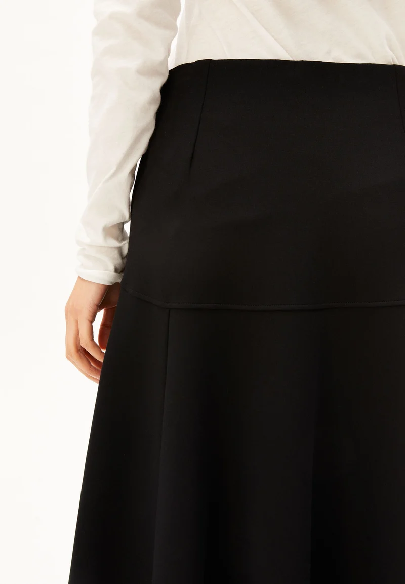 PUNTO FLARED MIDI-ROCK | black