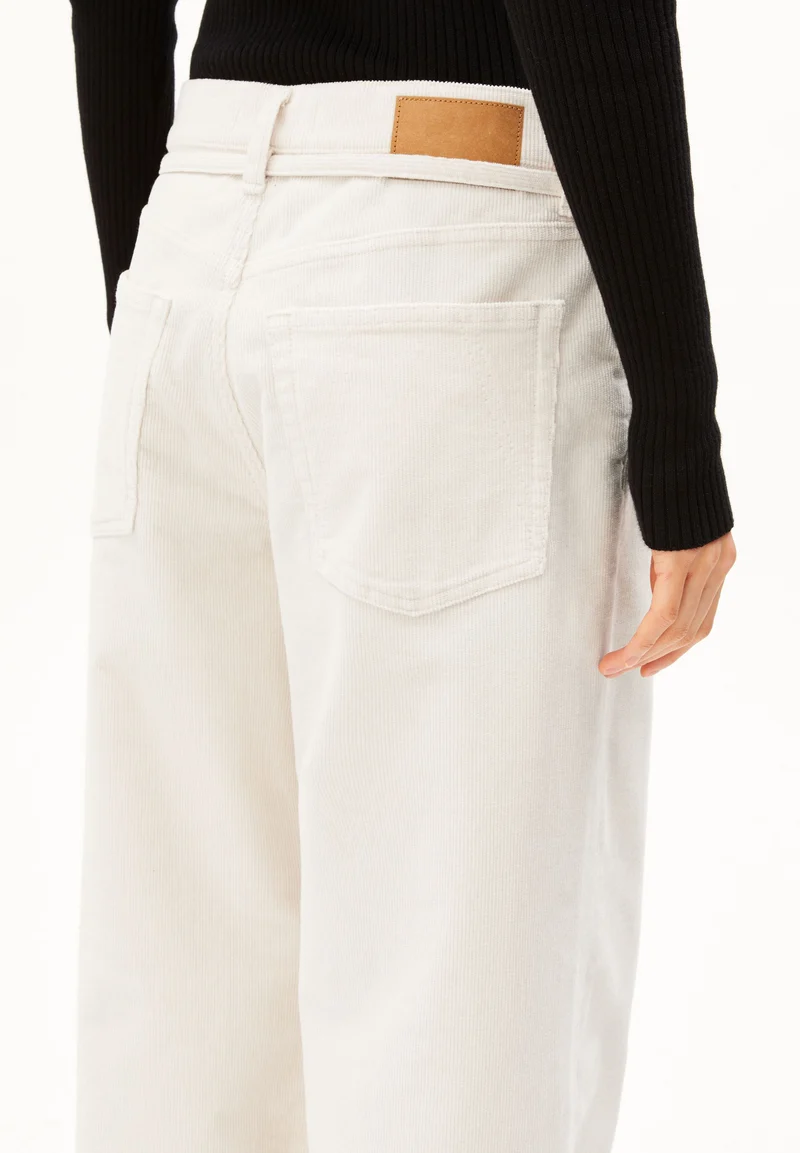 ASTRAEAAS MID WAIST CORDHOSE | oatmilk