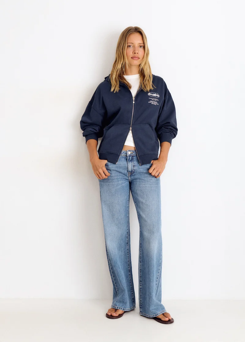 Fleece sweatshirt with a back print