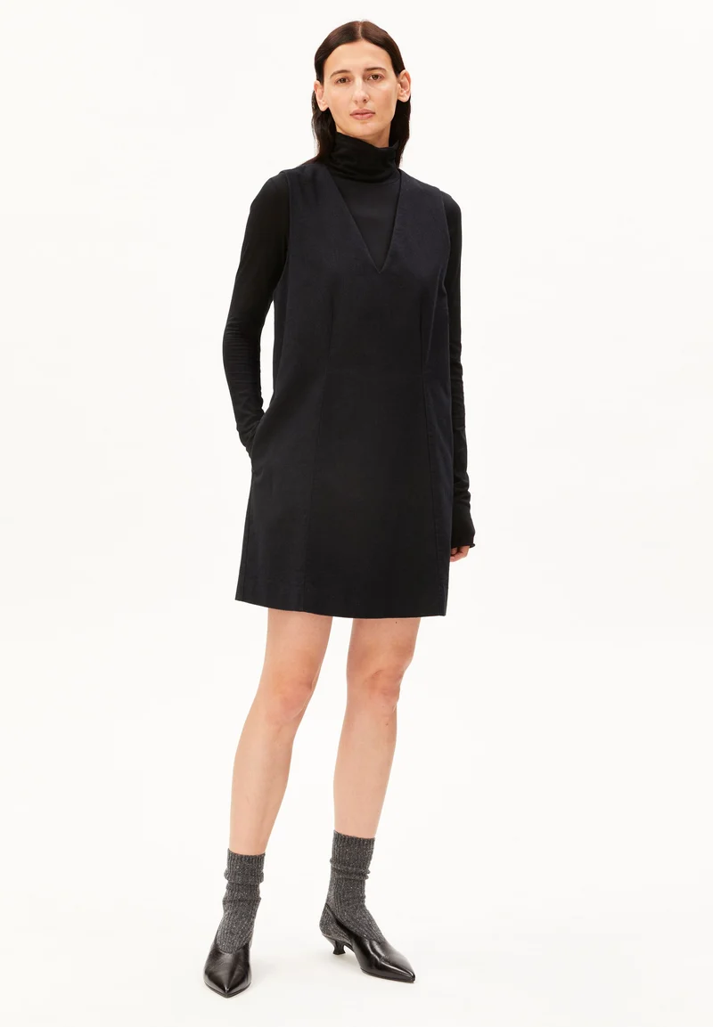 PINAAFO HERRINGBONE KLEID | dark steel-black