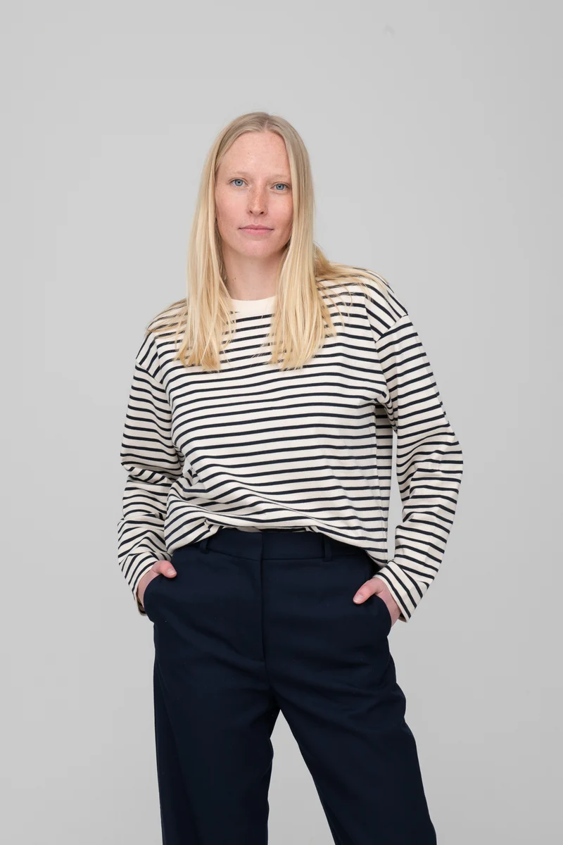 Longsleeve Stina naturweiß-marine