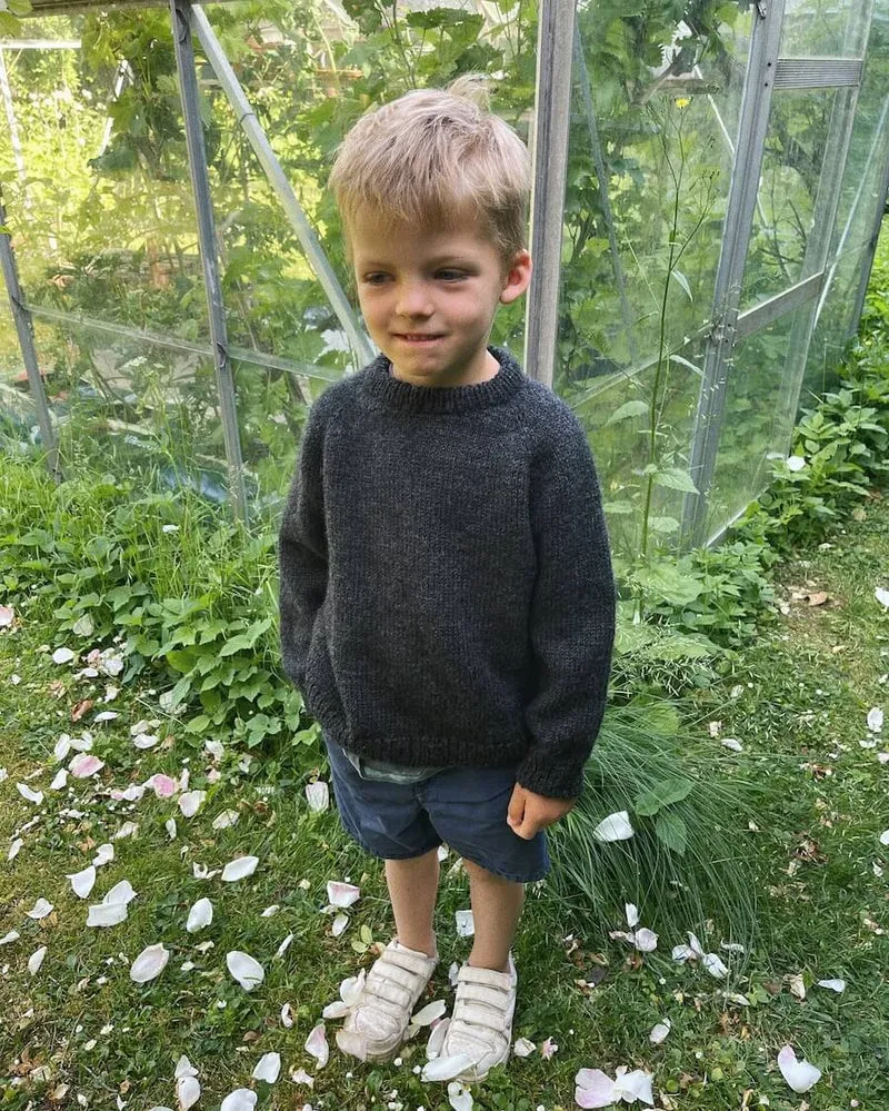 Strickanleitung Hanstholm Sweater Junior PetiteKnit (Druckversion)
