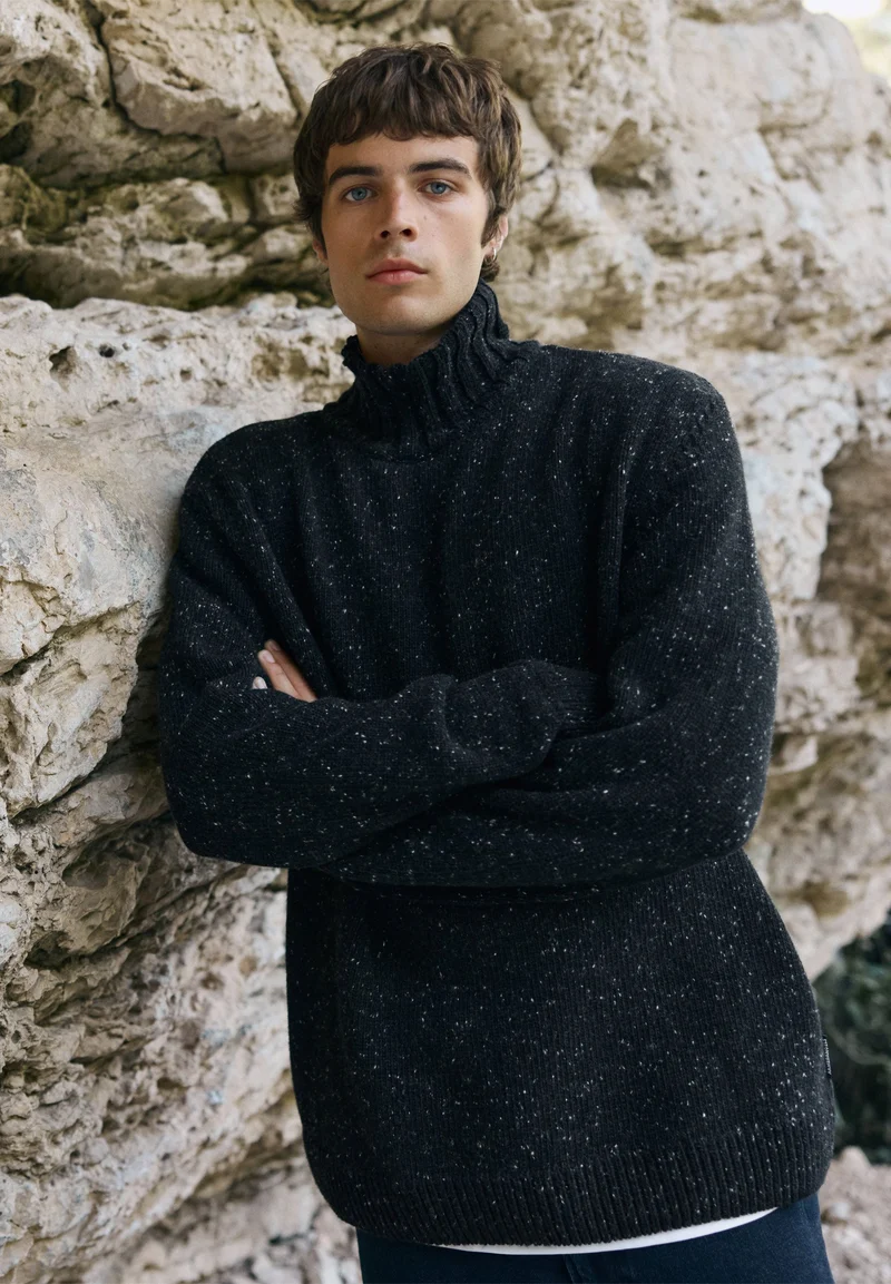 TWEED STRICK-ROLLKRAGENPULLOVER | black
