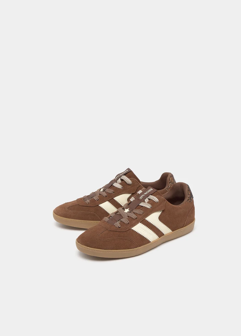 Contrast-panel sneakers