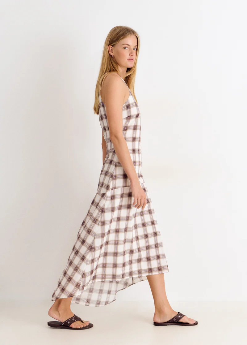 Long halter-neck dress