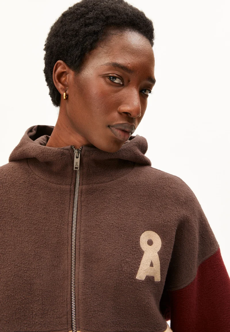 BAUMWOLL-FLEECE-KAPUZENJACKE | honey reed-claystone-velvet red