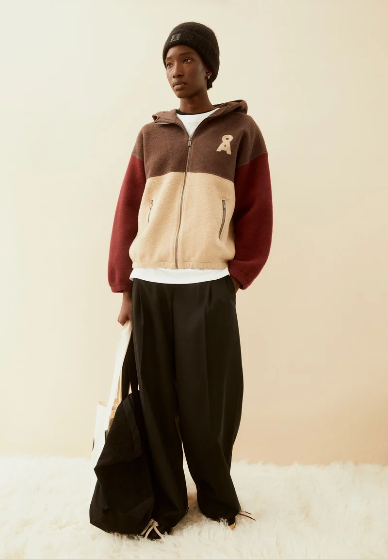 BAUMWOLL-FLEECE-KAPUZENJACKE | honey reed-claystone-velvet red
