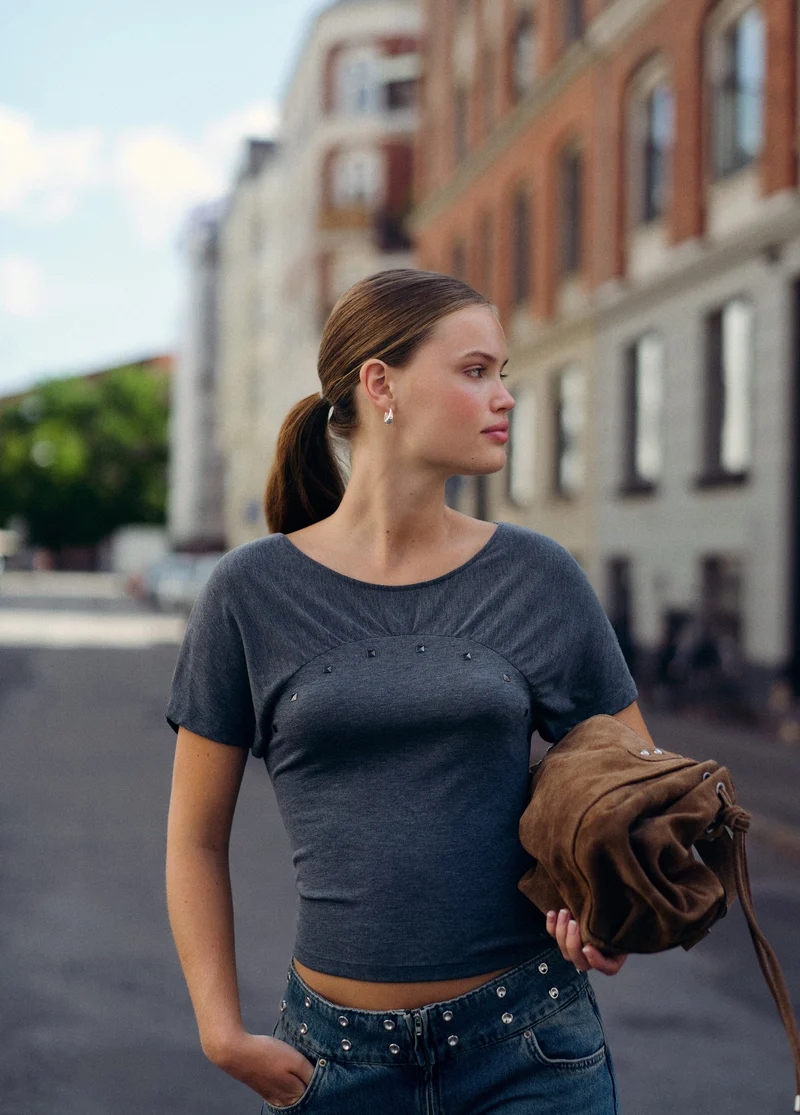 Studded front-cut T-shirt