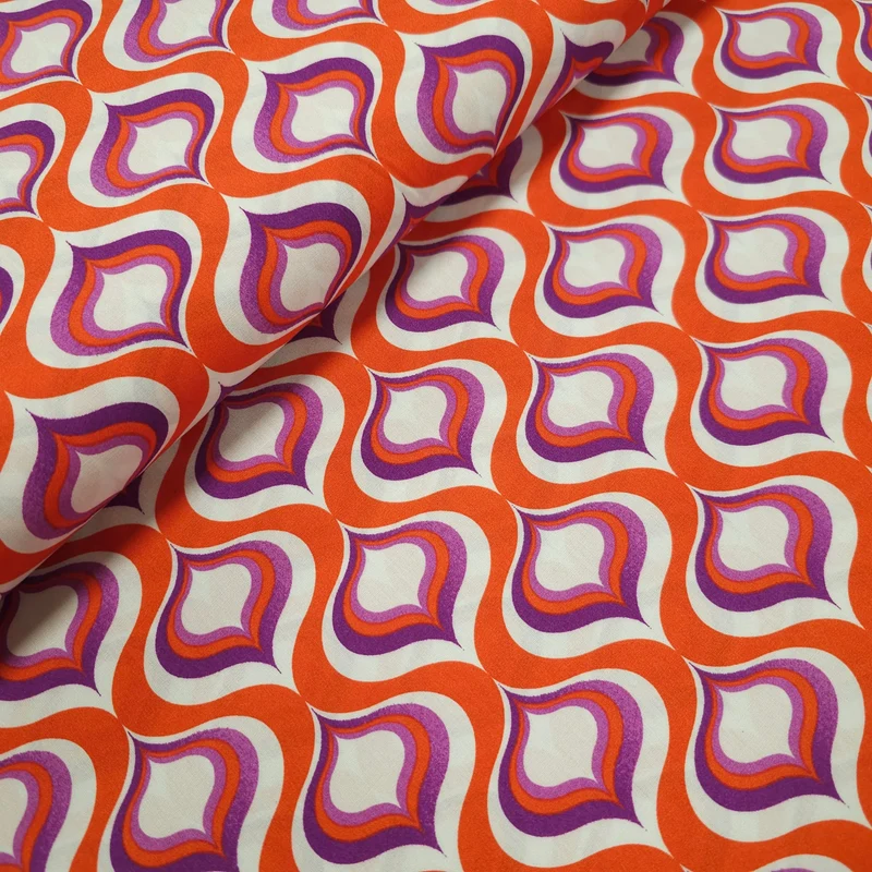 Viskose geometrische Muster rot