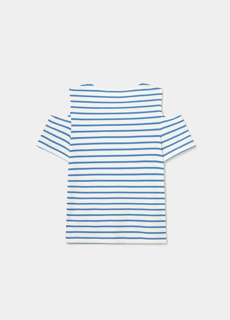 Cut-out shoulder t-shirt
