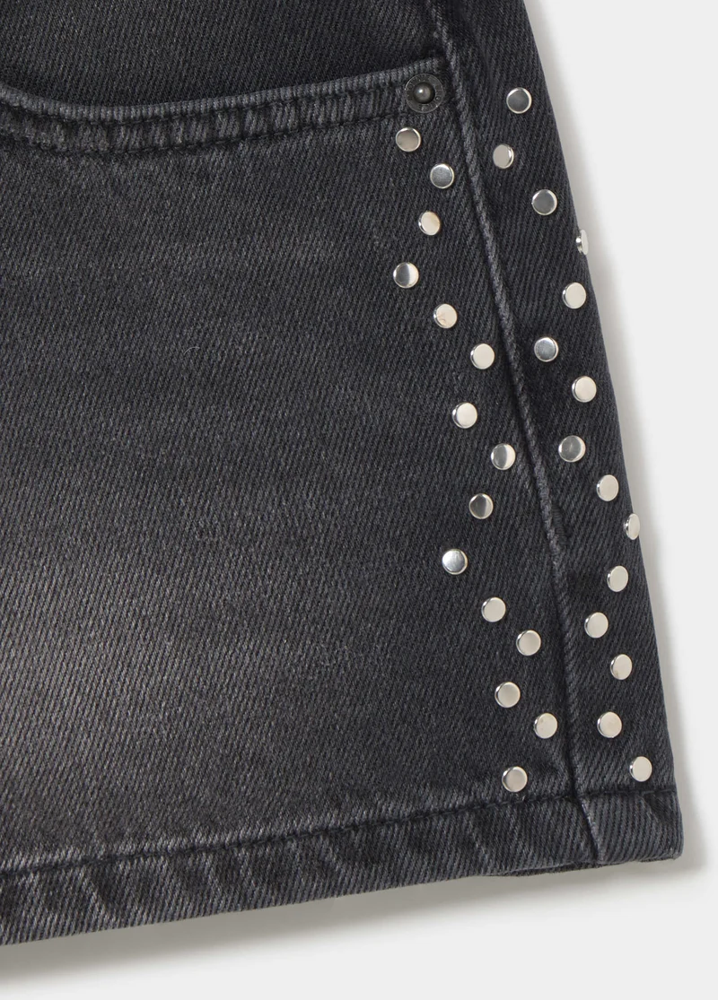 Shorts with side studs