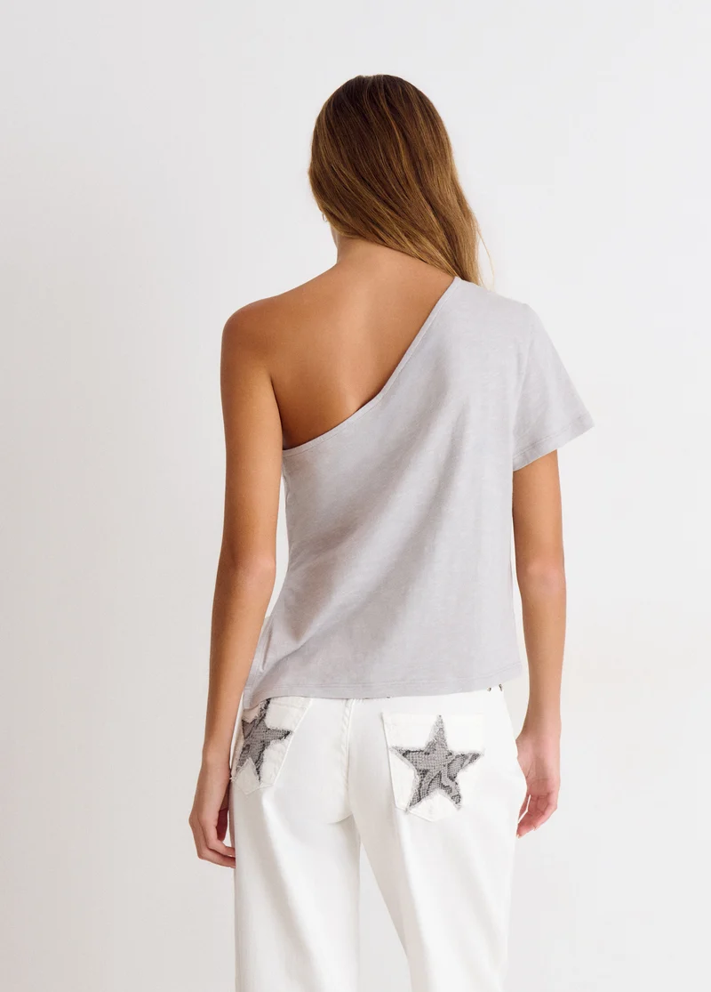 Asymmetric flower studded t-shirt