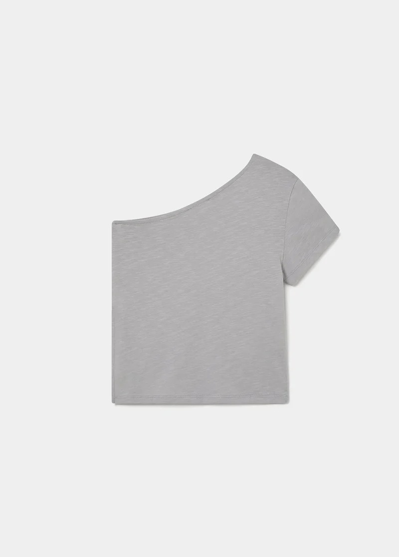 Asymmetric flower studded t-shirt
