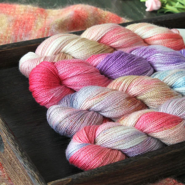 Lotusgarne seidig cashmere Fingerfarben, handbemalt