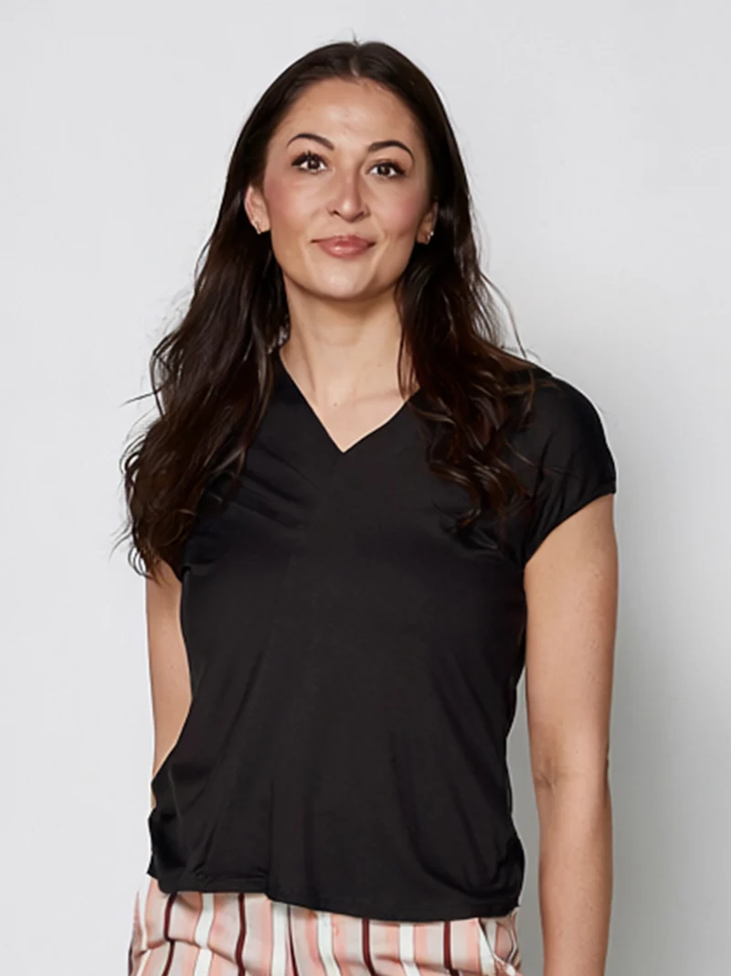 YASMI V-Ausschnitt T-Shirt - Schwarz