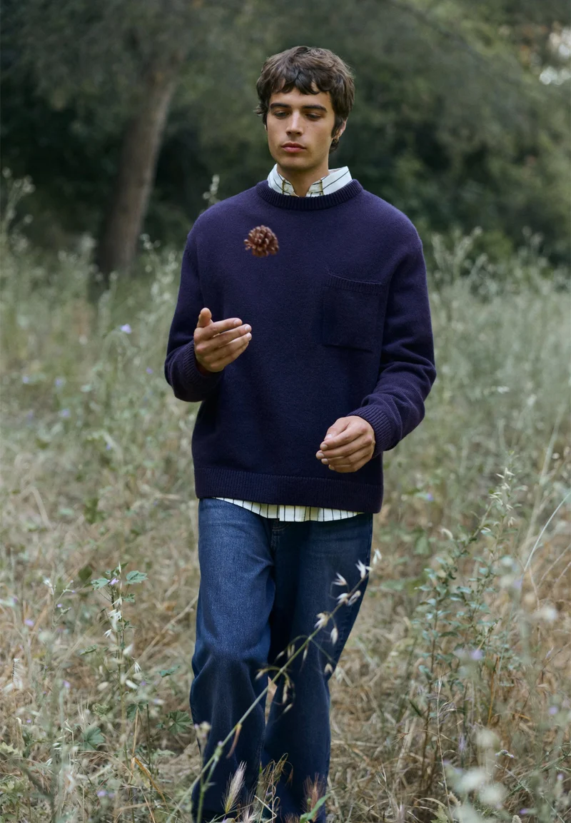 RECYCELTE WOLLE STRICKPULLOVER | tinted navy