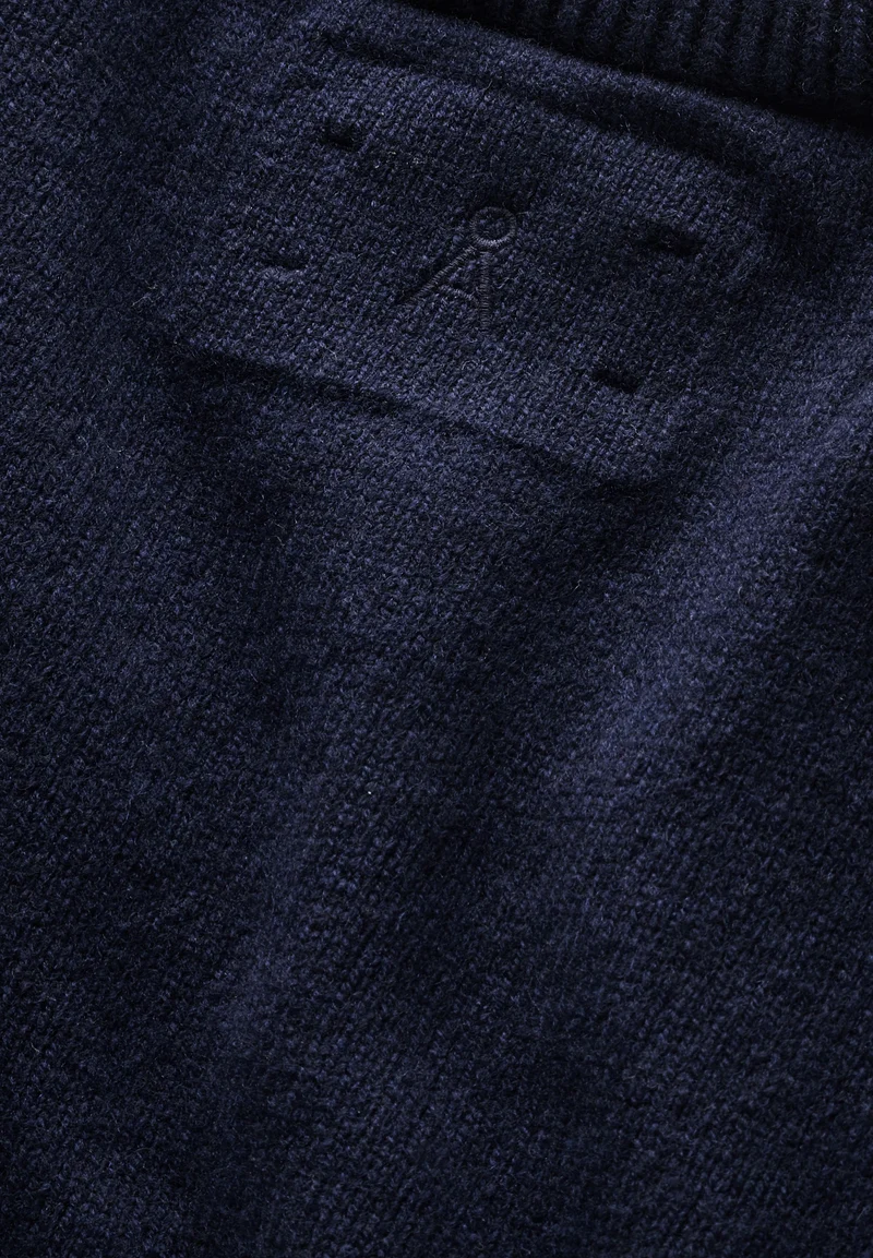 RECYCELTE WOLLE STRICKPULLOVER | tinted navy