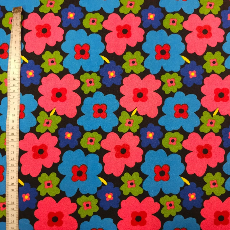 Samt mit Blumen