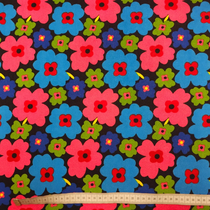 Samt mit Blumen