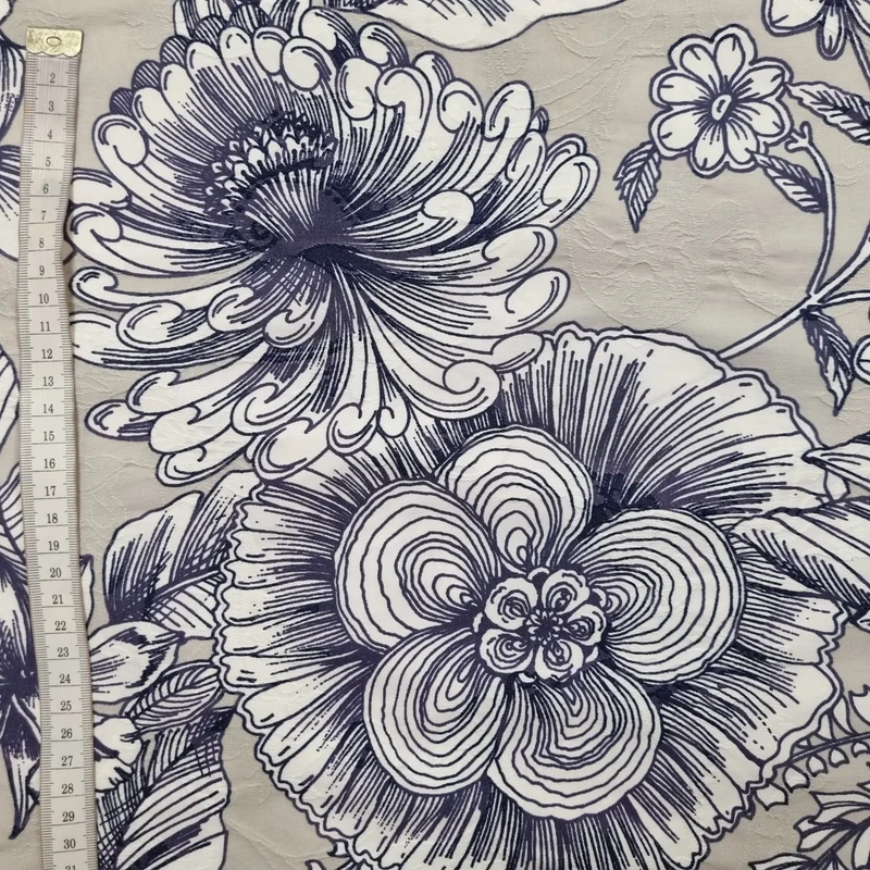Baumwollstoff mit Blumenmuster und Stretch