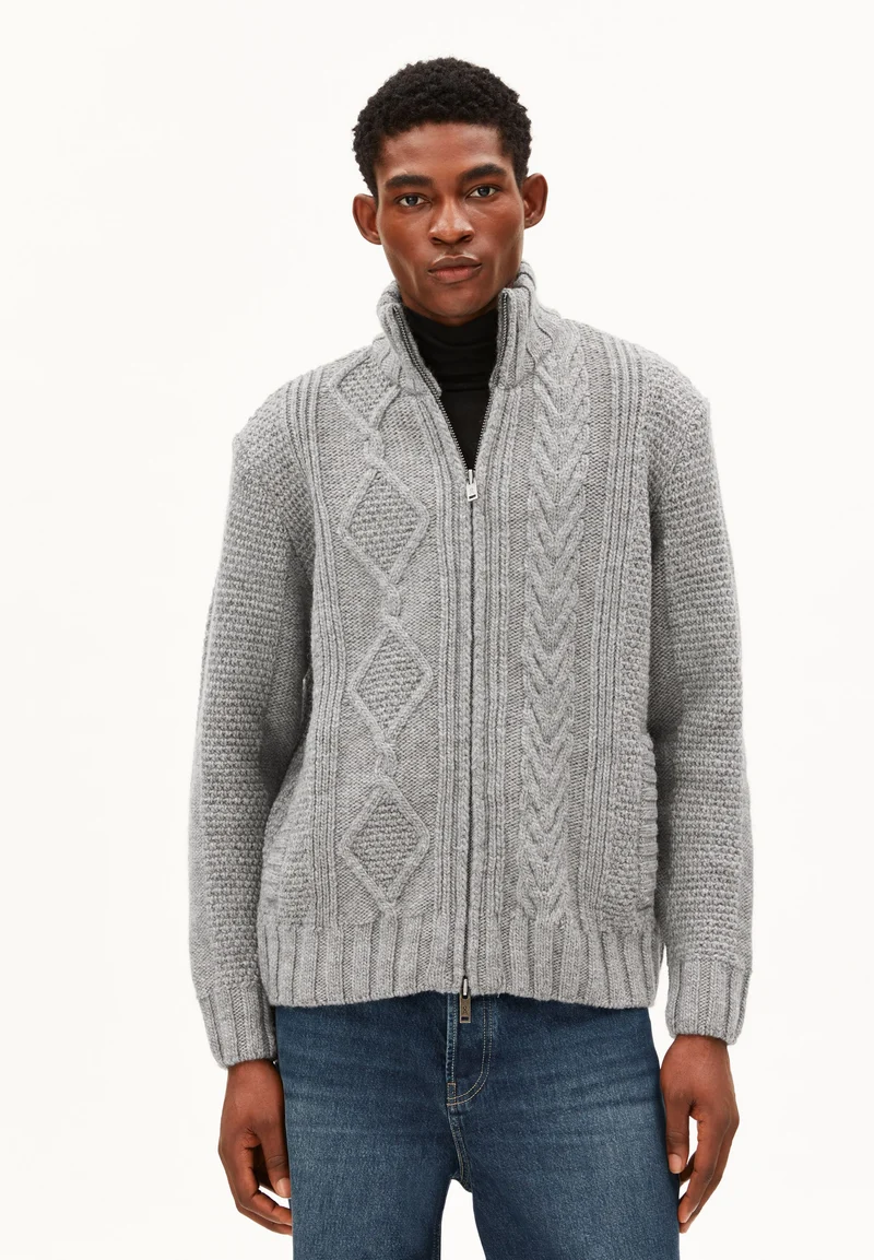 CABLE PATCHWORK JACKE