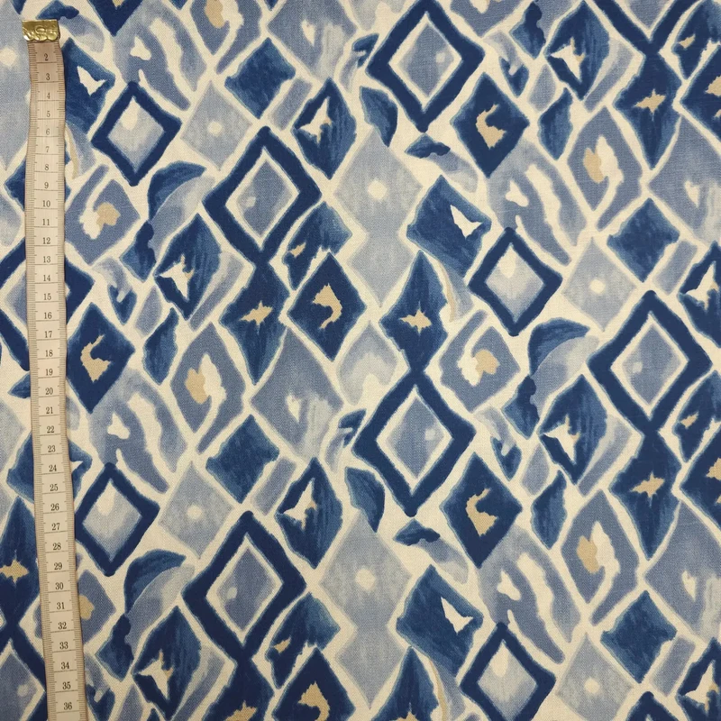 Viskose Stretch geometrische Muster weiß