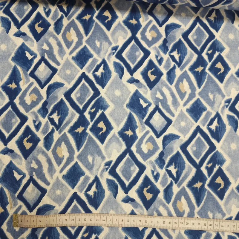 Viskose Stretch geometrische Muster weiß