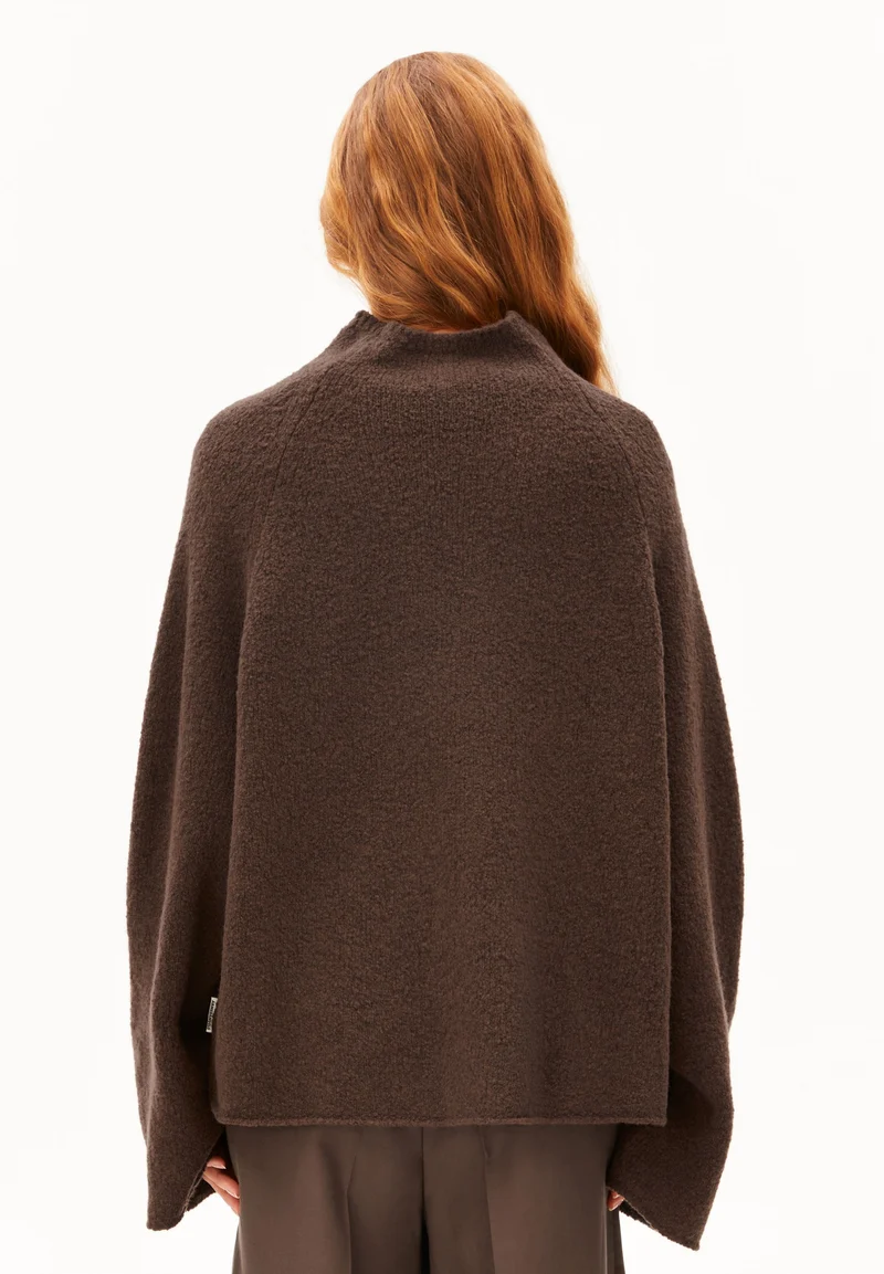 ICONIC Å BOUCLÉ-STRICKPULLOVER | claystone